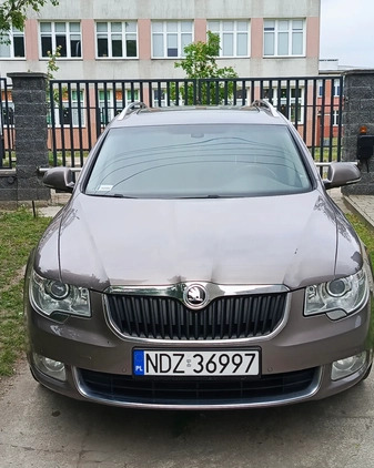 Skoda Superb cena 32500 przebieg: 260000, rok produkcji 2011 z Działdowo małe 121